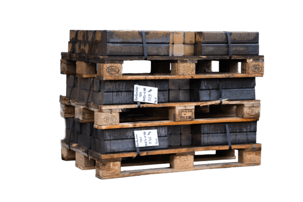 1000 kg Stahlknüppel auf Palette